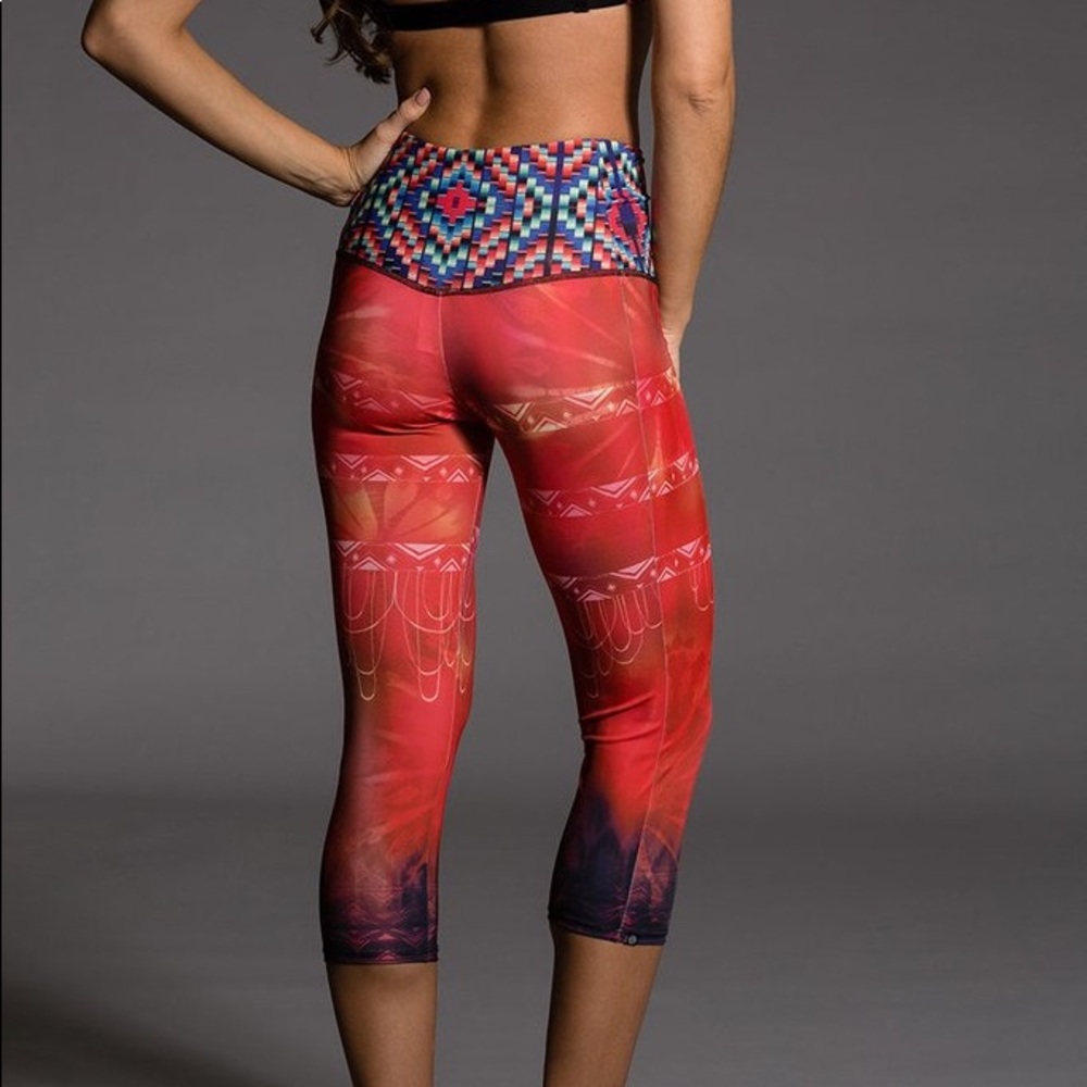 Onzie Graphic Led High Capri